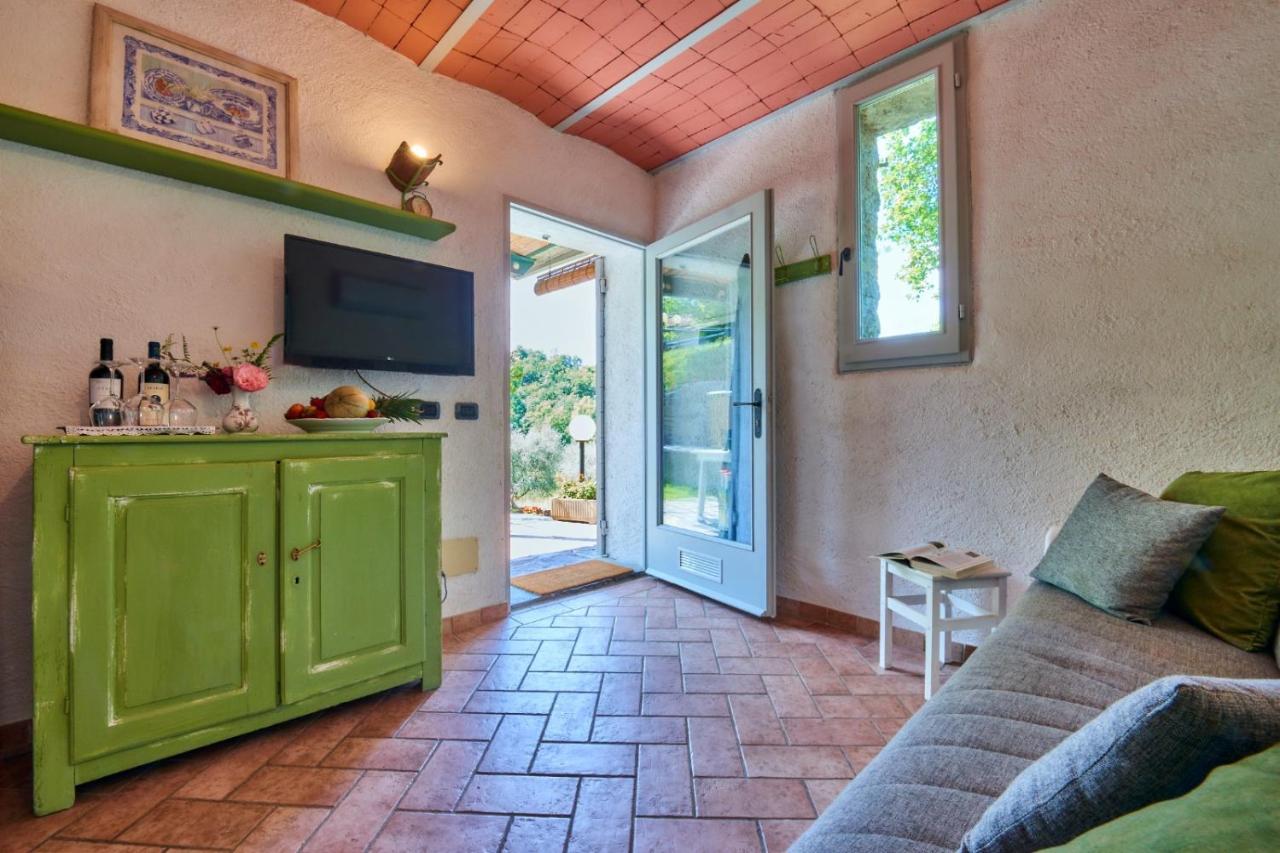 La Casetta Nel Bosco - Hot Tube And Sauna Lierna Dış mekan fotoğraf