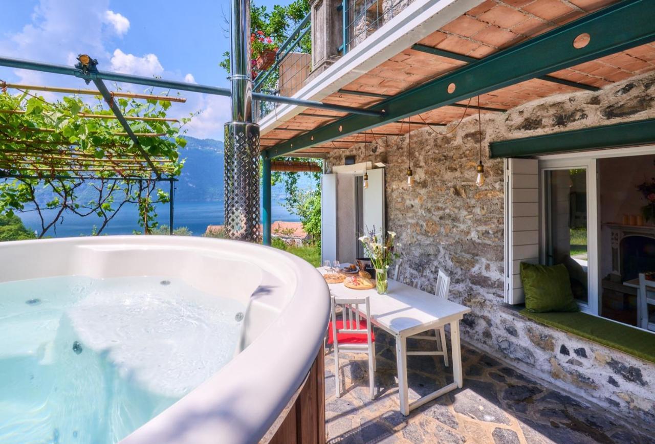 La Casetta Nel Bosco - Hot Tube And Sauna Lierna Dış mekan fotoğraf