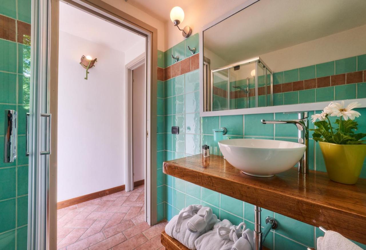 La Casetta Nel Bosco - Hot Tube And Sauna Lierna Dış mekan fotoğraf